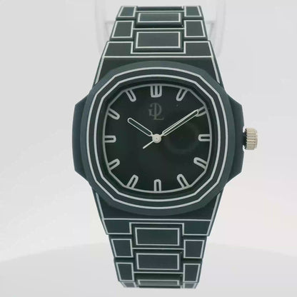 Orologio Geometrico Nero con Dettagli di Design